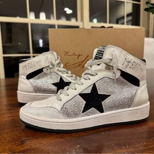 Vintage Havana White Rhinestone High-Top Sneakers with Black Star - size 8 1/2
